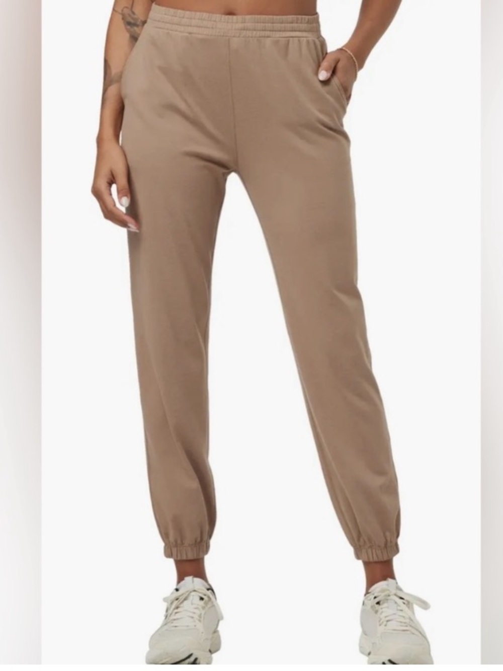 Vuori Boyfriend-Style Joggers in Taupe